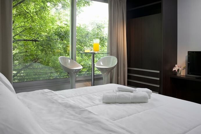 Imagen de la habitación del Hotel Rosedal Suite. Foto 19