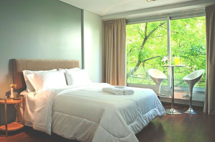 Imagen de la habitación del Hotel Rosedal Suite. Foto 20