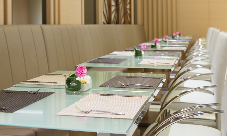 Imagen del bar/restaurante del Hotel Rosedale Hong Kong. Foto 4