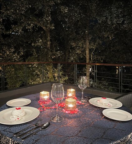 Imagen general del Hotel Rosefinch Sarovar Portico Bhimtal. Foto 13