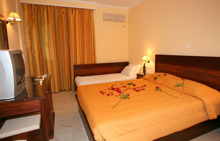 Imagen de la habitación del Hotel Roselands Bungalows. Foto 6