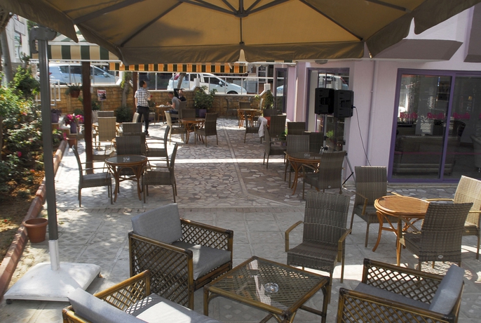 Imagen del bar/restaurante del Hotel Rosella Hotels. Foto 3