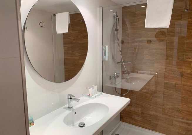 Imagen de la habitación del Hotel Rosella affiliated by Intelier. Foto 11