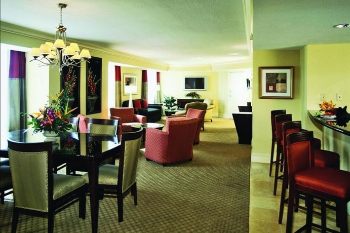 Imagen de la habitación del Hotel Rosen Centre Resort. Foto 4