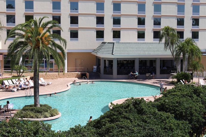 Imagen de la piscina del Hotel Rosen Plaza Resort. Foto 13