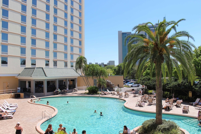 Imagen de la piscina del Hotel Rosen Plaza Resort. Foto 14