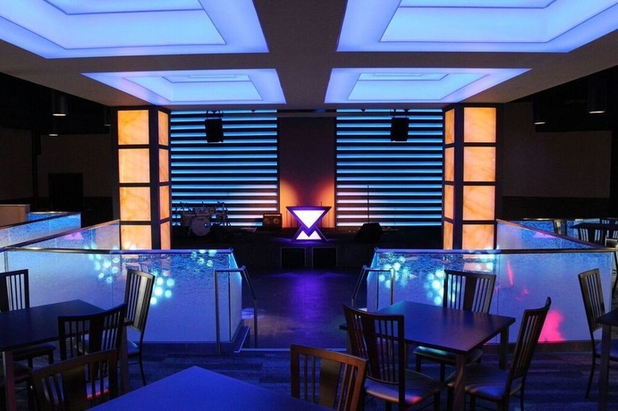 Imagen del bar/restaurante del Hotel Rosen Plaza Resort. Foto 5