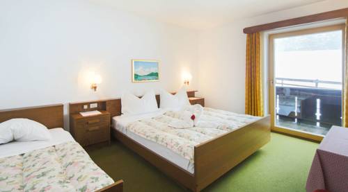 Imagen de la habitación del Hotel Rosengarten, Dobbiaco. Foto 12