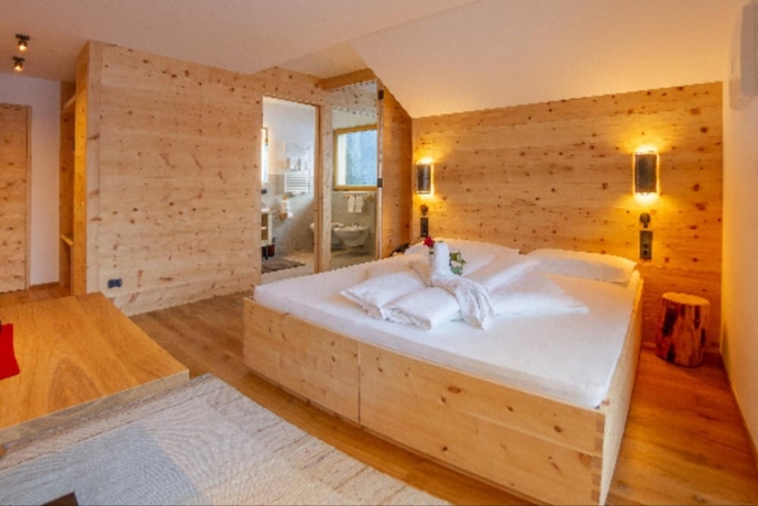 Imagen de la habitación del Hotel Rosengarten, Dobbiaco. Foto 4