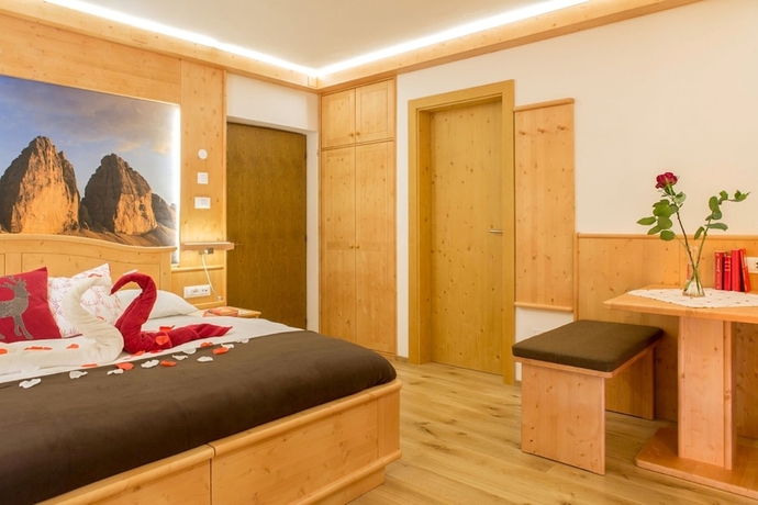 Imagen de la habitación del Hotel Rosengarten, Dobbiaco. Foto 14