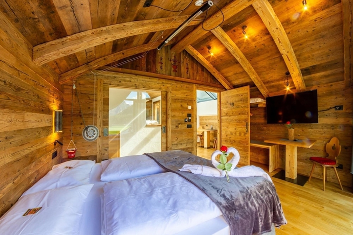 Imagen de la habitación del Hotel Rosengarten, Dobbiaco. Foto 17
