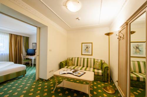 Imagen de la habitación del Hotel Rosenhotel Maria Theresia. Foto 5
