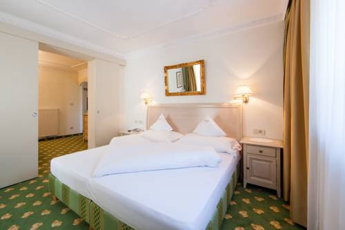 Imagen de la habitación del Hotel Rosenhotel Maria Theresia. Foto 7