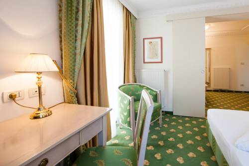 Imagen de la habitación del Hotel Rosenhotel Maria Theresia. Foto 8