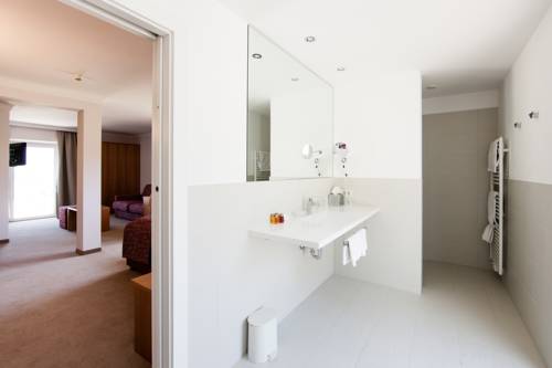 Imagen de la habitación del Hotel Rosenhotel Maria Theresia. Foto 10