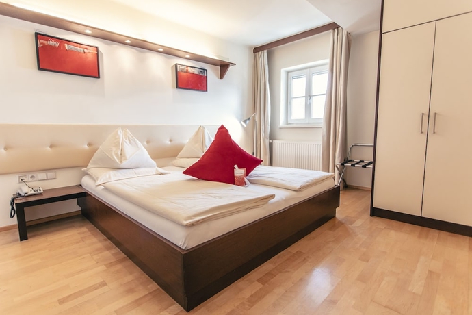 Imagen de la habitación del Hotel Rosenvilla. Foto 6