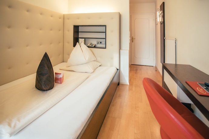 Imagen de la habitación del Hotel Rosenvilla. Foto 17