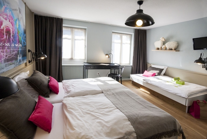 Imagen de la habitación del Hotel Roses, Estrasburgo. Foto 4