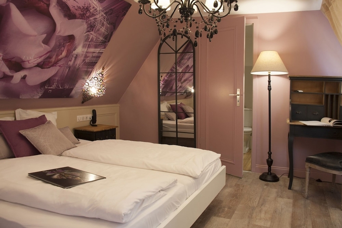 Imagen de la habitación del Hotel Roses, Estrasburgo. Foto 8