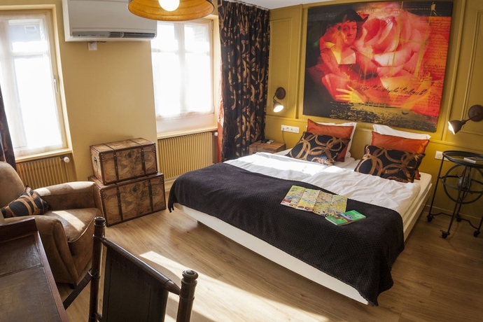 Imagen de la habitación del Hotel Roses, Estrasburgo. Foto 13