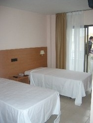Imagen general del Hotel Roses House Beach. Foto 2