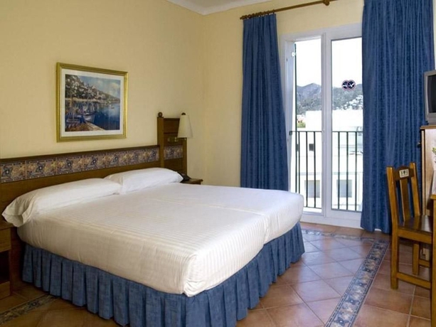 Imagen de la habitación del Hotel Roses Platja. Foto 4