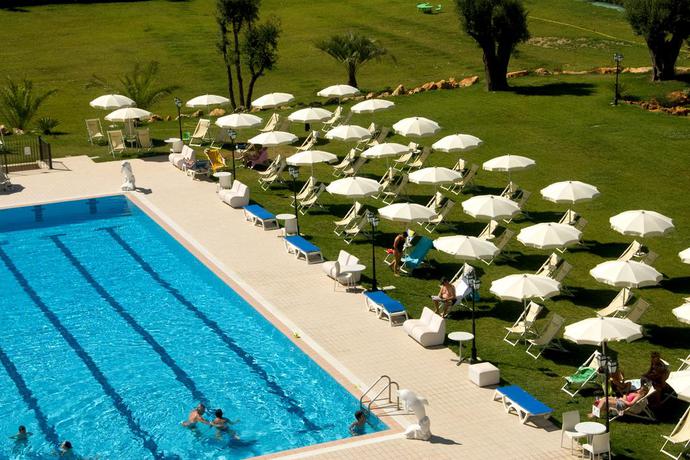 Imagen de la piscina del Hotel Roses, Roseto Degli Abruzzi. Foto 10