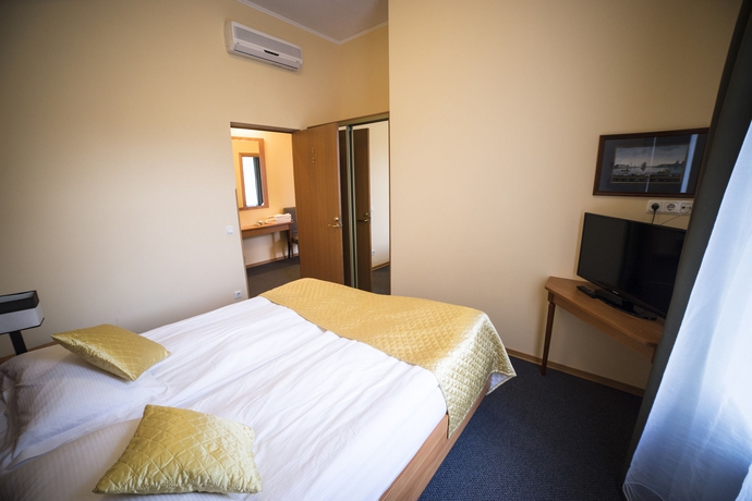 Imagen de la habitación del Hotel Roses, San Petersburgo. Foto 8