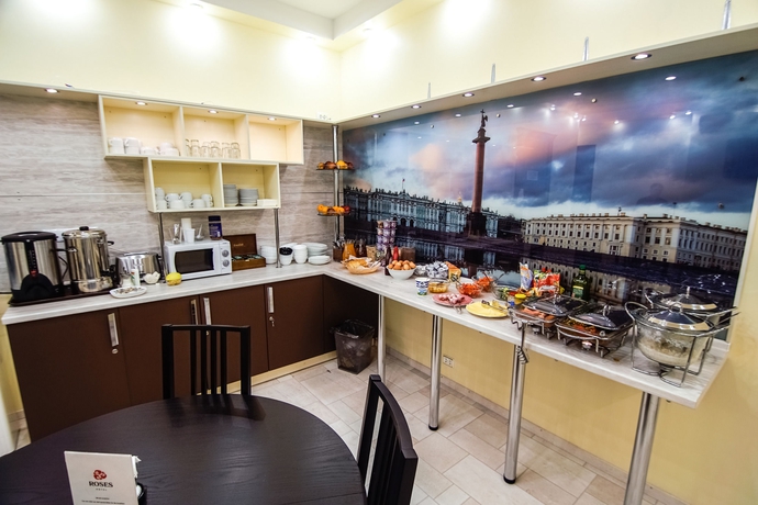 Imagen del bar/restaurante del Hotel Roses, San Petersburgo. Foto 2