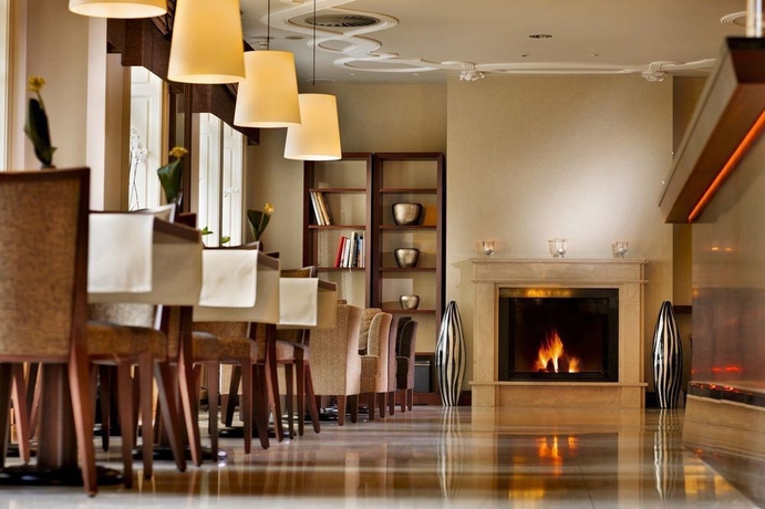 Imagen del bar/restaurante del Hotel Roset & Residence. Foto 2