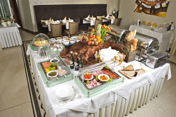 Imagen del bar/restaurante del Hotel Roset & Residence. Foto 3