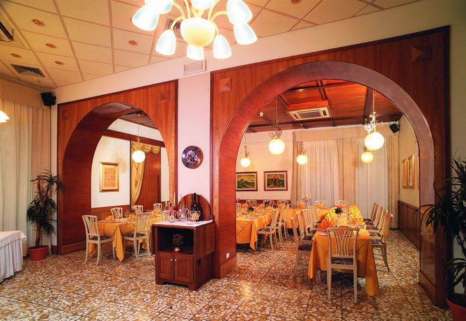 Imagen del bar/restaurante del Hotel Rosetta Hotel Perugia, Tapestry Collection by Hilton. Foto 2
