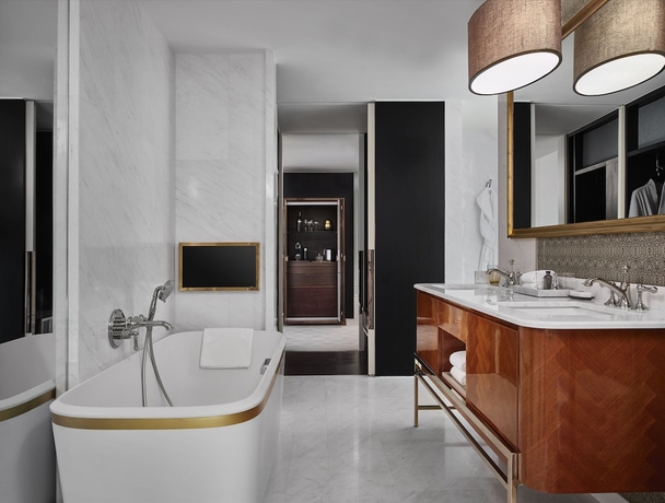 Imagen de la habitación del Hotel Rosewood Bangkok. Foto 12