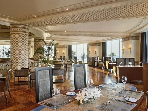 Imagen del bar/restaurante del Hotel Rosewood Jeddah. Foto 2