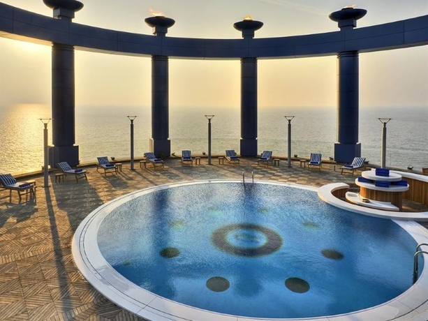 Imagen de la piscina del Hotel Rosewood Jeddah. Foto 12