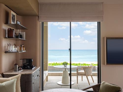 Imagen de la habitación del Hotel Rosewood Miyakojima. Foto 15