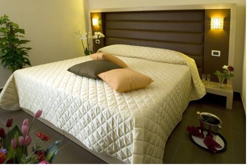 Imagen de la habitación del Hotel Rosignano. Foto 4