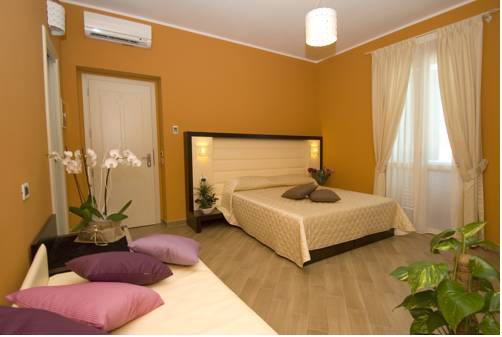 Imagen de la habitación del Hotel Rosignano. Foto 6