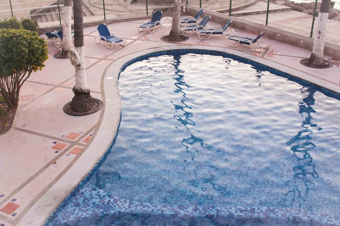 Imagen de la piscina del Hotel Rosita. Foto 4