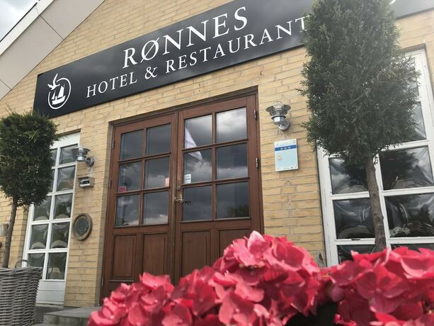 Imagen general del Hotel R&oslash;nnes. Foto 11