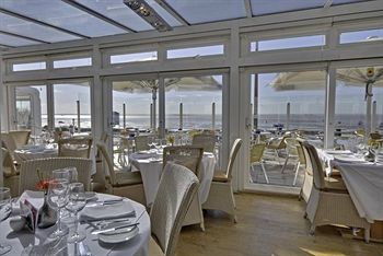 Imagen del bar/restaurante del Hotel Roslin Beach. Foto 2