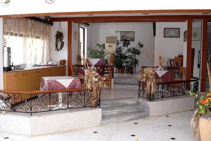 Imagen de los interiores del Hotel Rosmari. Foto 15