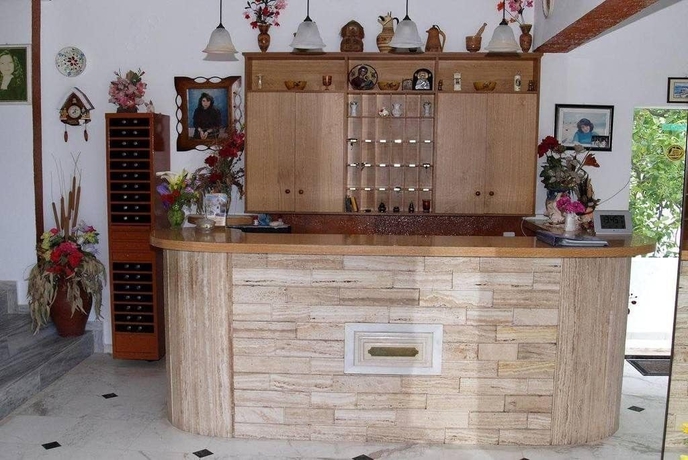 Imagen de los interiores del Hotel Rosmari. Foto 16