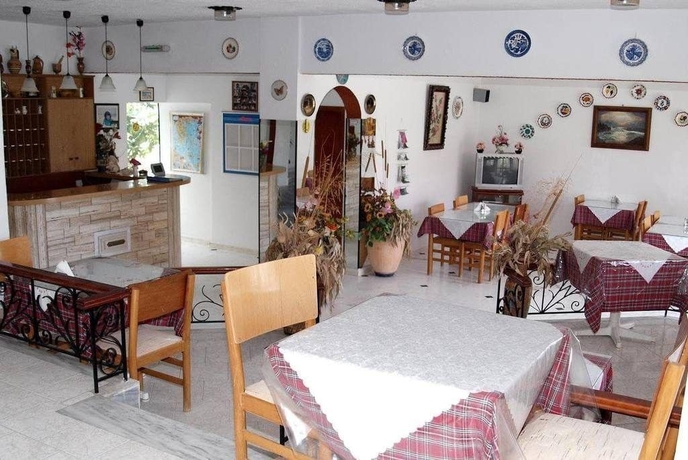 Imagen del bar/restaurante del Hotel Rosmari. Foto 3