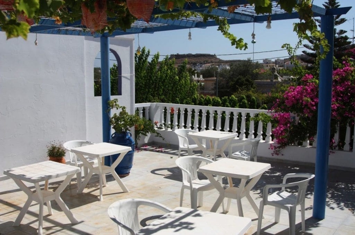 Imagen de los exteriores del Hotel Rosmari. Foto 11