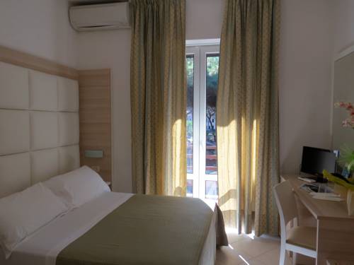 Imagen de la habitación del Hotel Rosmarina. Foto 11
