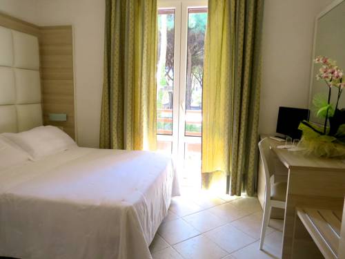 Imagen de la habitación del Hotel Rosmarina. Foto 15