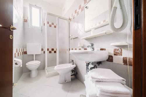 Imagen de la habitación del Hotel Rosmary. Foto 6