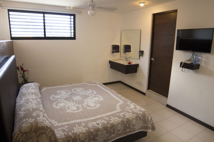 Imagen de la habitación del Hotel Ross Morelia. Foto 7