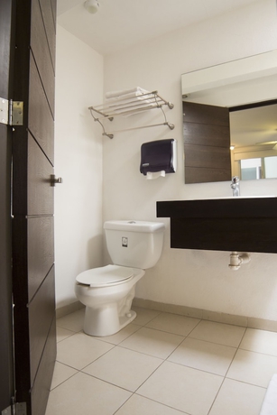 Imagen de la habitación del Hotel Ross Morelia. Foto 8